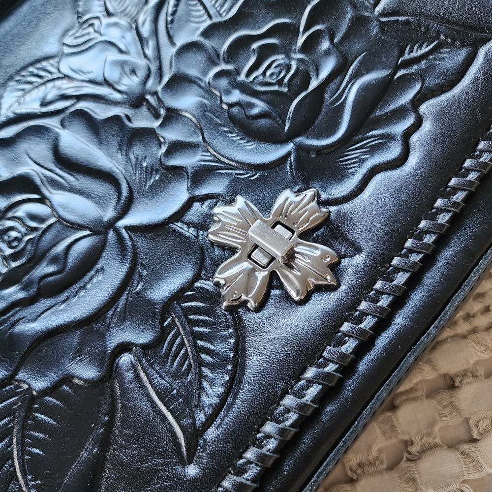 Patricia Nash | Mabilia Leather Flap Crossbody - Picture 4 of 12